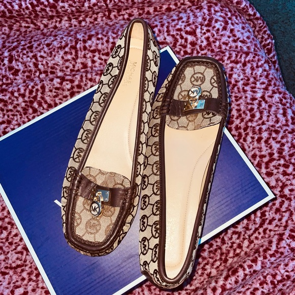 MK shoes they run small only worn for couple of hours not really worn at all - Picture 1 of 1
